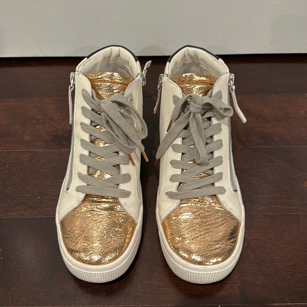 Women’s Dolce Vita high top sneakers. Size 9.5.